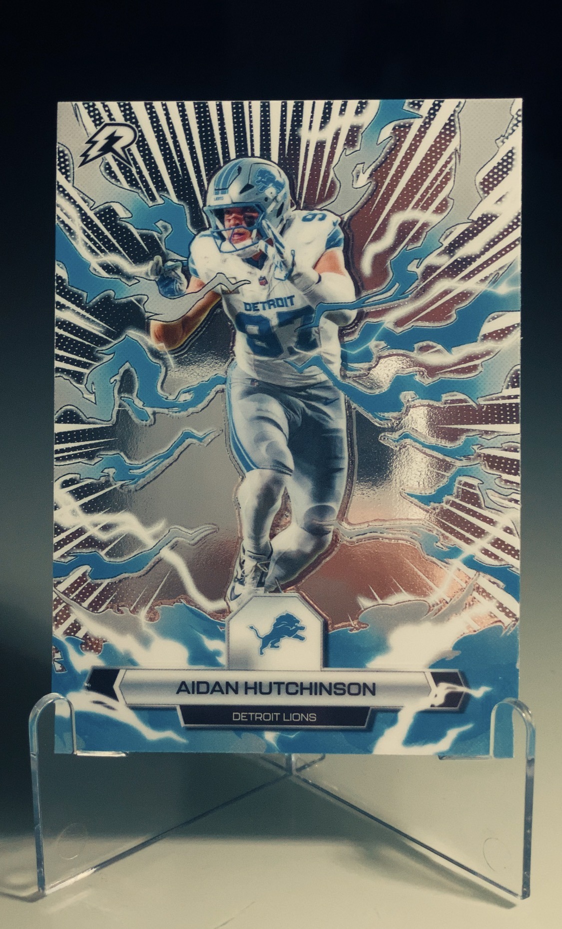 Aidan Hutchinson — 2025 Topps Resurgence