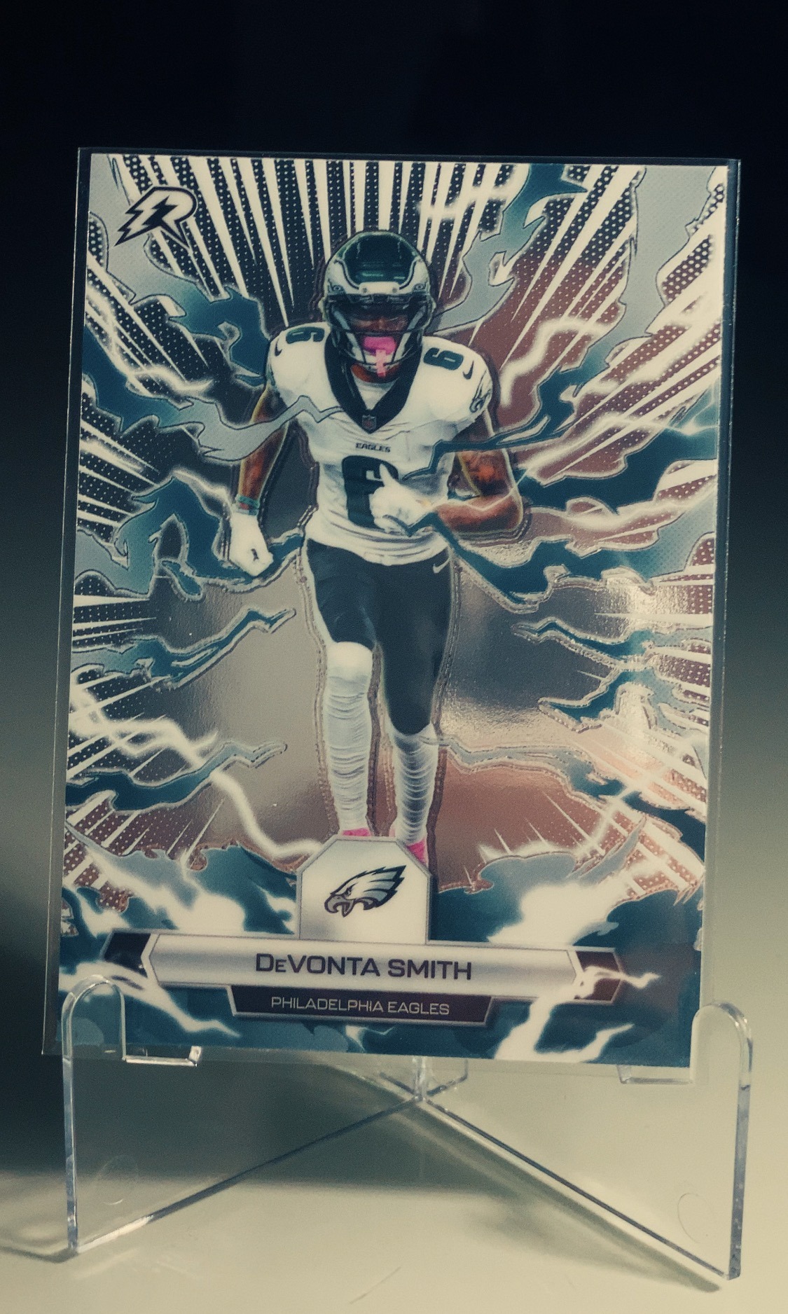 DeVonta Smith — 2025 Topps Resurgence — frente