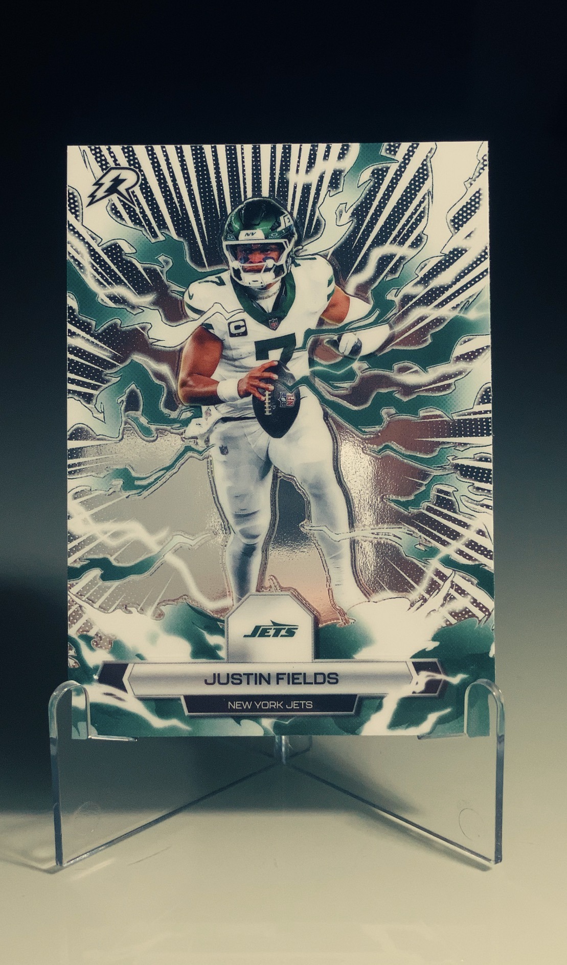 Justin Fields — 2025 Topps Resurgence — frente