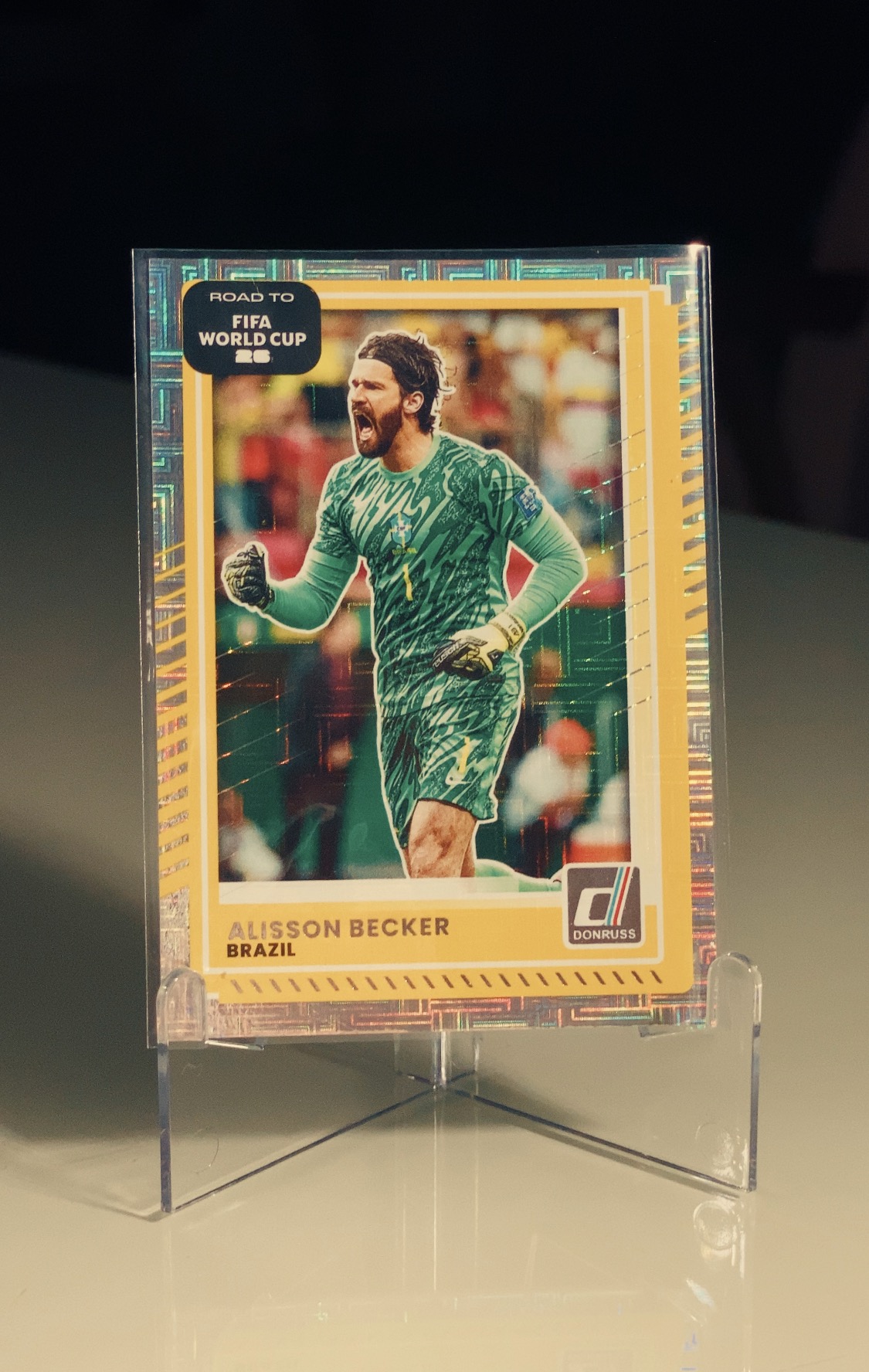 Alisson Becker Refractor Donruss — frente